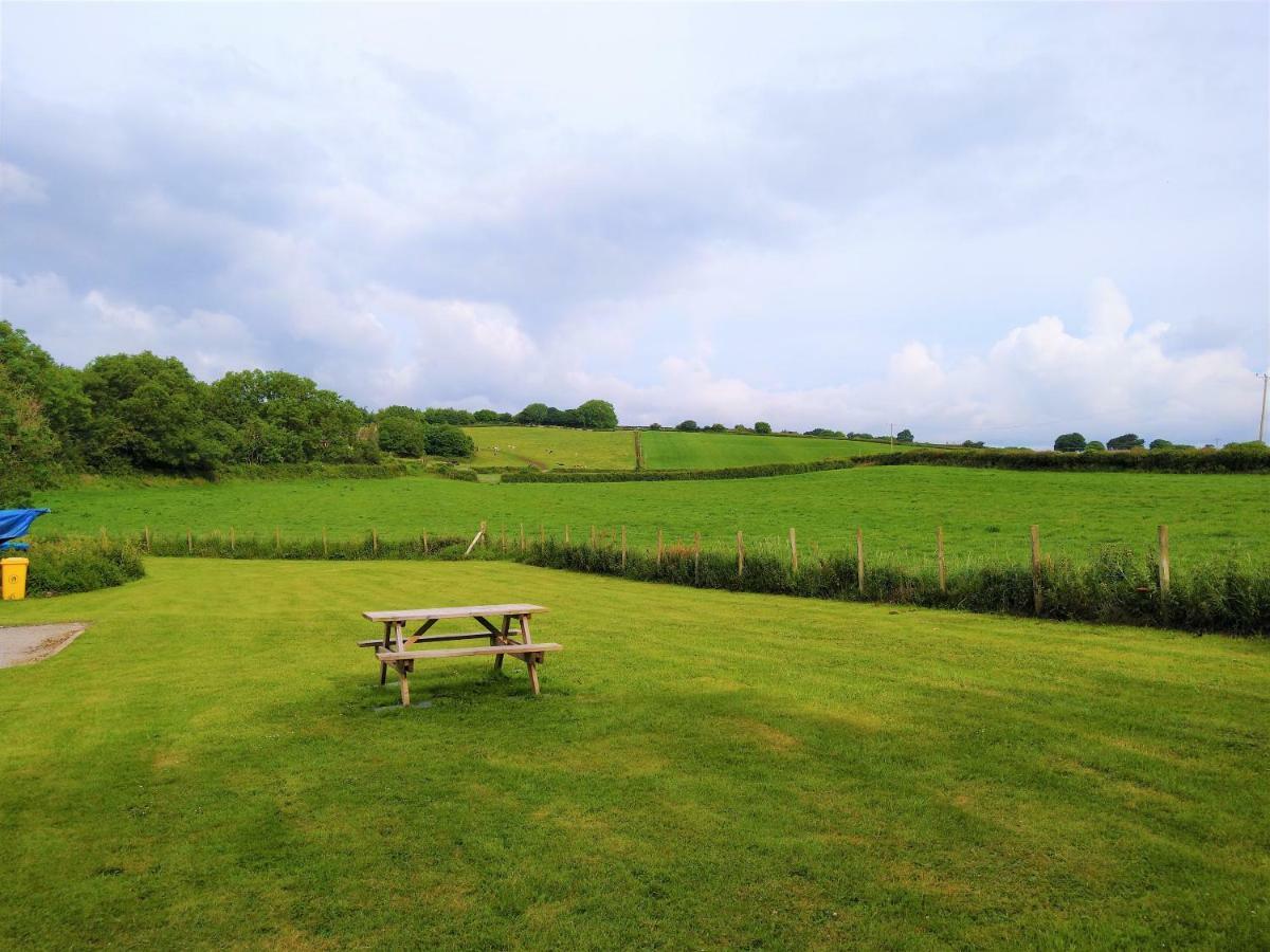 Tyddyn Crwn Country-House Apartments Beaumaris Exteriör bild